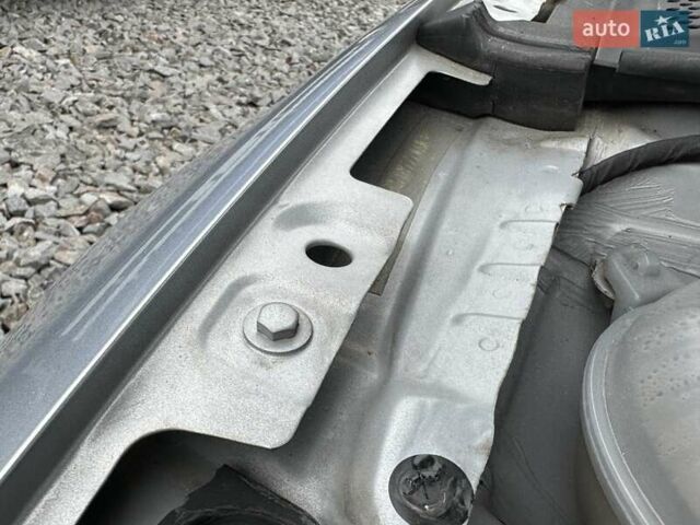 Серый Фольксваген Гольф, объемом двигателя 1.6 л и пробегом 236 тыс. км за 11450 $, фото 97 на Automoto.ua