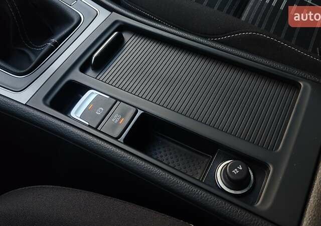 Сірий Фольксваген Гольф, об'ємом двигуна 1.6 л та пробігом 293 тис. км за 11800 $, фото 50 на Automoto.ua