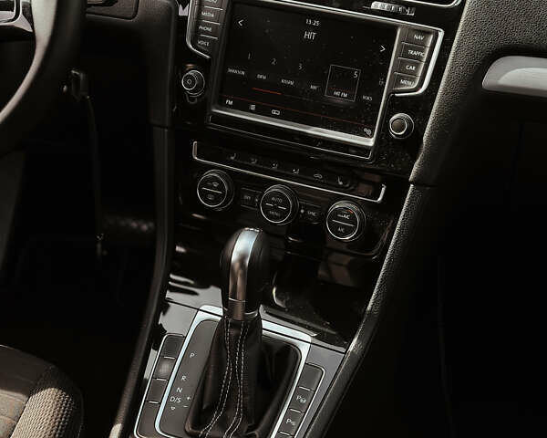 Сірий Фольксваген Гольф, об'ємом двигуна 1.6 л та пробігом 140 тис. км за 12000 $, фото 9 на Automoto.ua