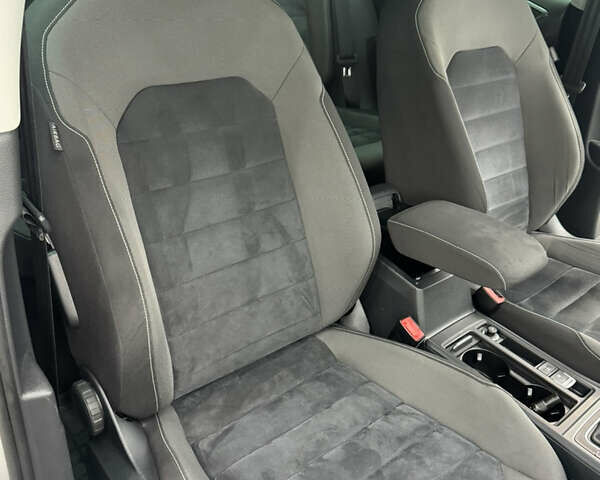 Серый Фольксваген Гольф, объемом двигателя 1.97 л и пробегом 263 тыс. км за 14800 $, фото 9 на Automoto.ua