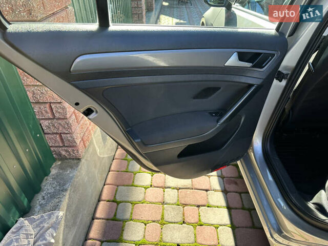 Фольксваген Гольф 2015 в Червонограде на Automoto.ua Серый Фольксваген Гольф, объемом двигателя 1.6 л и пробегом 223 тыс. км за 12157 $, фото 52 на Automoto.ua