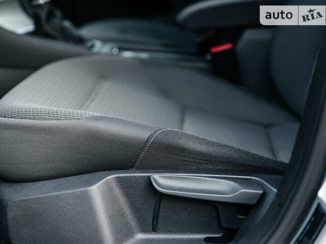 Серый Фольксваген Гольф, объемом двигателя 1.6 л и пробегом 250 тыс. км за 11100 $, фото 26 на Automoto.ua