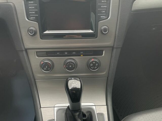 Серый Фольксваген Гольф, объемом двигателя 1.8 л и пробегом 194 тыс. км за 11100 $, фото 5 на Automoto.ua