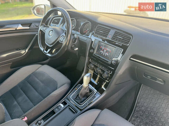 Серый Фольксваген Гольф, объемом двигателя 1.6 л и пробегом 198 тыс. км за 10999 $, фото 35 на Automoto.ua