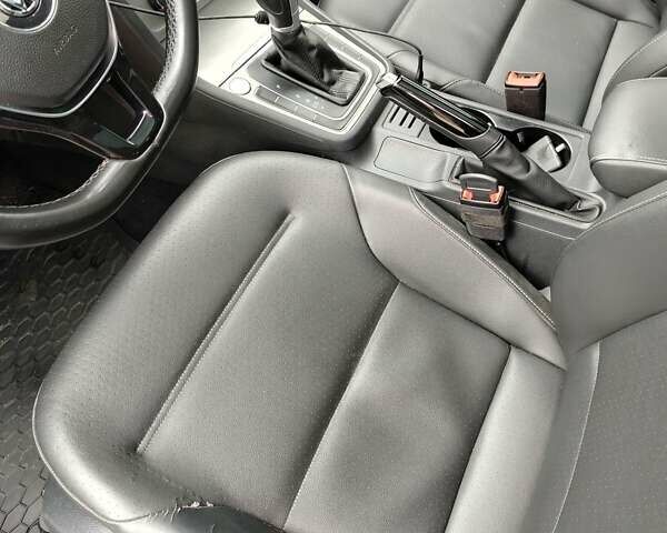 Серый Фольксваген Гольф, объемом двигателя 1.97 л и пробегом 269 тыс. км за 11400 $, фото 14 на Automoto.ua