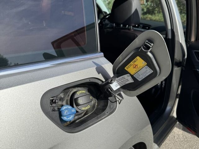 Серый Фольксваген Гольф, объемом двигателя 2 л и пробегом 217 тыс. км за 11999 $, фото 11 на Automoto.ua