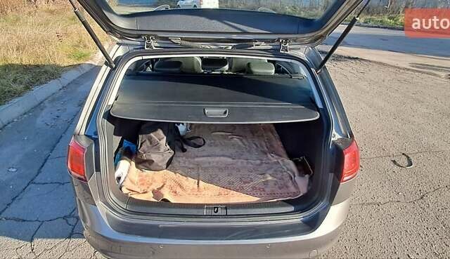 Серый Фольксваген Гольф, объемом двигателя 1.6 л и пробегом 275 тыс. км за 11000 $, фото 26 на Automoto.ua