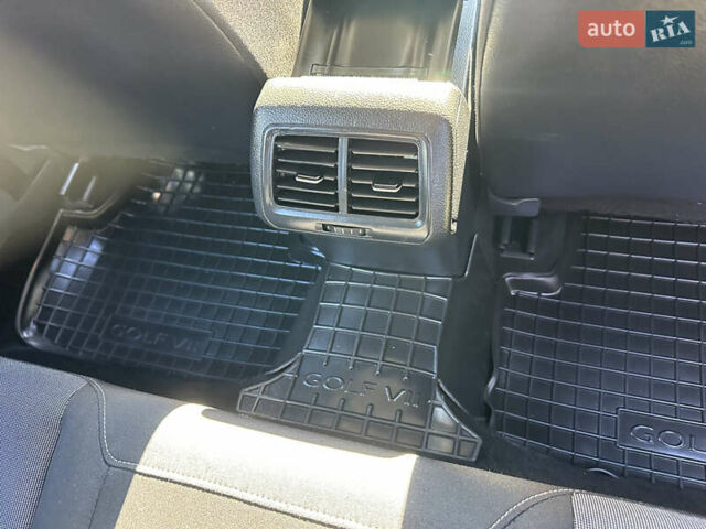 Фольксваген Гольф 2015 в Червонограде на Automoto.ua Серый Фольксваген Гольф, объемом двигателя 1.6 л и пробегом 223 тыс. км за 12157 $, фото 70 на Automoto.ua