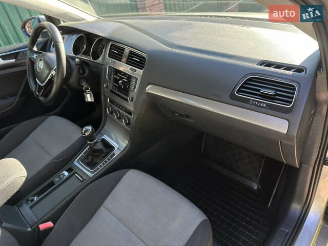 Фольксваген Гольф 2015 в Червонограде на Automoto.ua Серый Фольксваген Гольф, объемом двигателя 1.6 л и пробегом 223 тыс. км за 12157 $, фото 75 на Automoto.ua