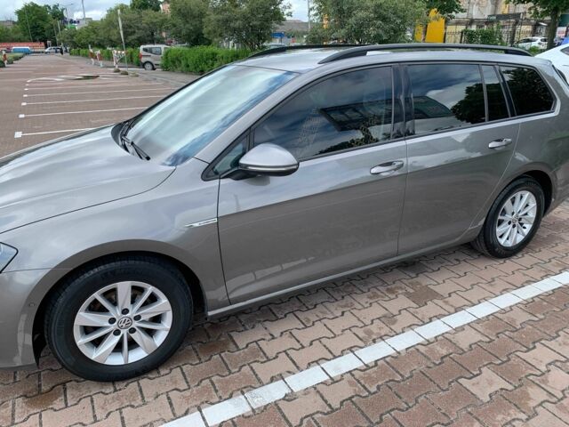 Серый Фольксваген Гольф, объемом двигателя 1.6 л и пробегом 245 тыс. км за 9999 $, фото 1 на Automoto.ua
