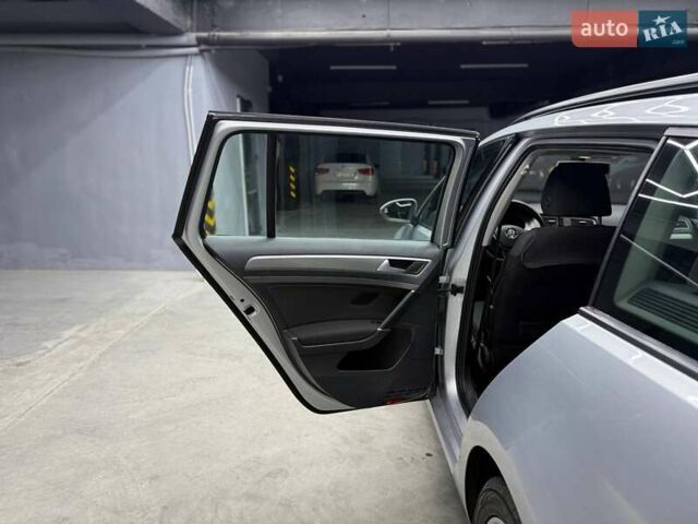 Сірий Фольксваген Гольф, об'ємом двигуна 1.6 л та пробігом 461 тис. км за 10700 $, фото 15 на Automoto.ua