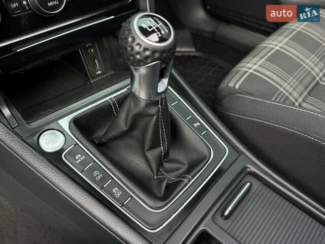 Серый Фольксваген Гольф, объемом двигателя 1.97 л и пробегом 333 тыс. км за 11999 $, фото 37 на Automoto.ua