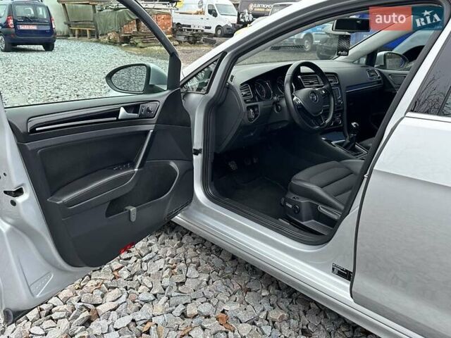Серый Фольксваген Гольф, объемом двигателя 1.6 л и пробегом 236 тыс. км за 11450 $, фото 34 на Automoto.ua