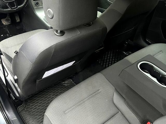 Сірий Фольксваген Гольф, об'ємом двигуна 2 л та пробігом 100 тис. км за 8500 $, фото 7 на Automoto.ua