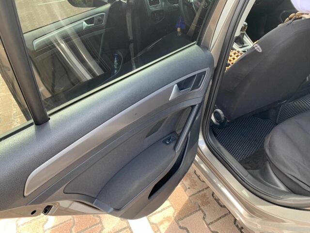 Серый Фольксваген Гольф, объемом двигателя 1.6 л и пробегом 245 тыс. км за 9999 $, фото 14 на Automoto.ua