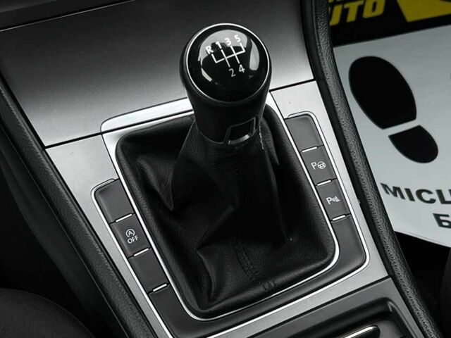 Серый Фольксваген Гольф, объемом двигателя 1.6 л и пробегом 247 тыс. км за 11500 $, фото 11 на Automoto.ua