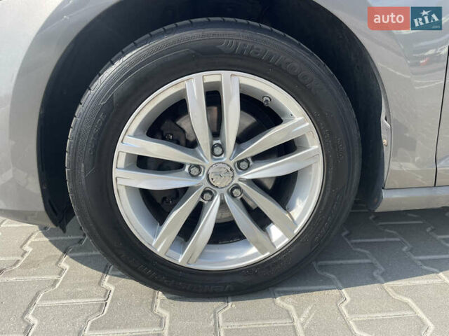 Серый Фольксваген Гольф, объемом двигателя 2 л и пробегом 238 тыс. км за 14000 $, фото 16 на Automoto.ua