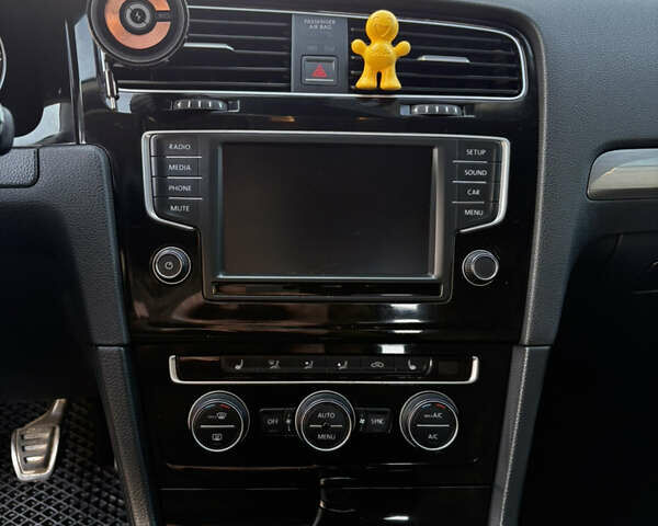 Серый Фольксваген Гольф, объемом двигателя 1.6 л и пробегом 280 тыс. км за 10999 $, фото 17 на Automoto.ua