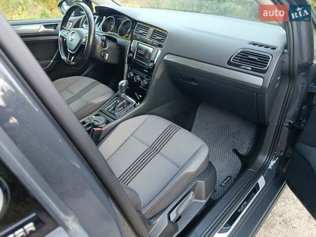 Серый Фольксваген Гольф, объемом двигателя 1.6 л и пробегом 331 тыс. км за 10900 $, фото 15 на Automoto.ua