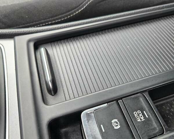 Сірий Фольксваген Гольф, об'ємом двигуна 1.6 л та пробігом 205 тис. км за 10499 $, фото 24 на Automoto.ua