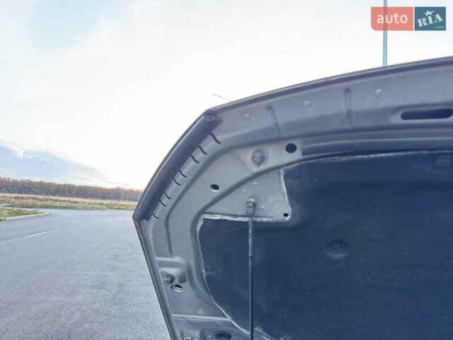 Сірий Фольксваген Гольф, об'ємом двигуна 1.6 л та пробігом 335 тис. км за 11999 $, фото 78 на Automoto.ua