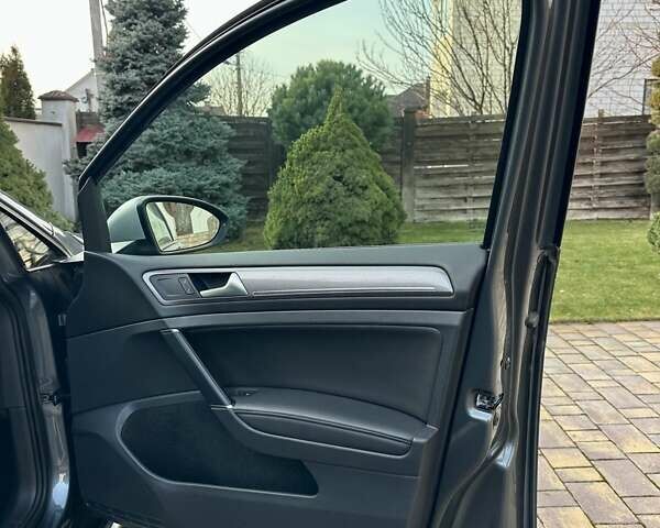 Серый Фольксваген Гольф, объемом двигателя 1.8 л и пробегом 137 тыс. км за 13999 $, фото 43 на Automoto.ua