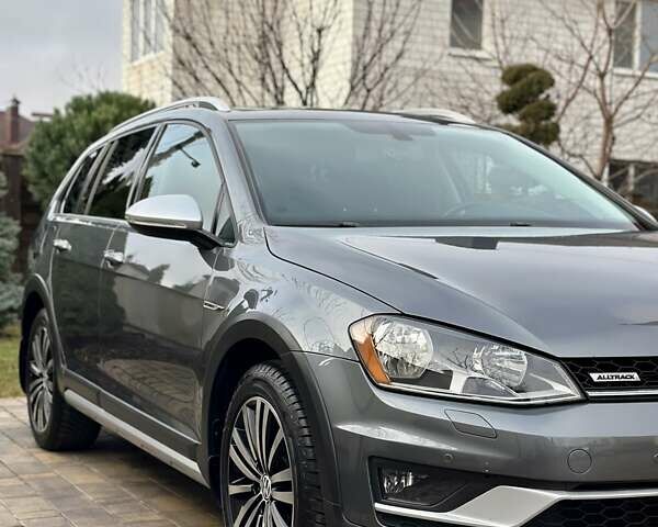 Серый Фольксваген Гольф, объемом двигателя 1.8 л и пробегом 137 тыс. км за 13999 $, фото 5 на Automoto.ua