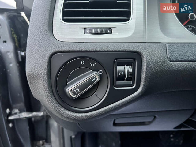 Серый Фольксваген Гольф, объемом двигателя 1.8 л и пробегом 160 тыс. км за 9600 $, фото 19 на Automoto.ua