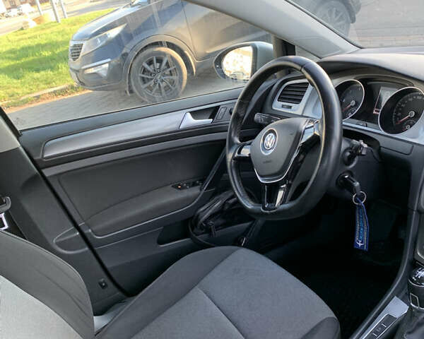 Серый Фольксваген Гольф, объемом двигателя 1.6 л и пробегом 298 тыс. км за 9900 $, фото 22 на Automoto.ua