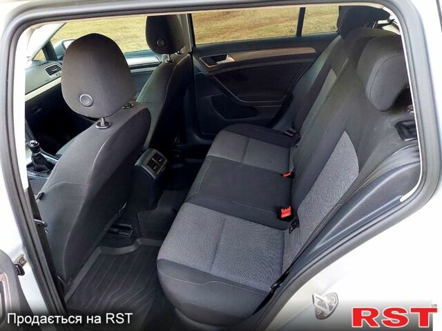 Серый Фольксваген Гольф, объемом двигателя 1.6 л и пробегом 307 тыс. км за 11300 $, фото 4 на Automoto.ua