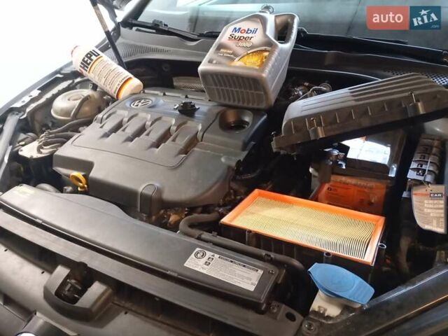 Сірий Фольксваген Гольф, об'ємом двигуна 1.6 л та пробігом 252 тис. км за 11300 $, фото 2 на Automoto.ua