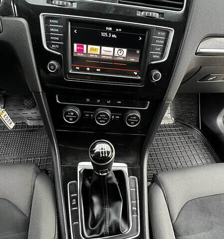 Серый Фольксваген Гольф, объемом двигателя 1.97 л и пробегом 300 тыс. км за 10700 $, фото 67 на Automoto.ua