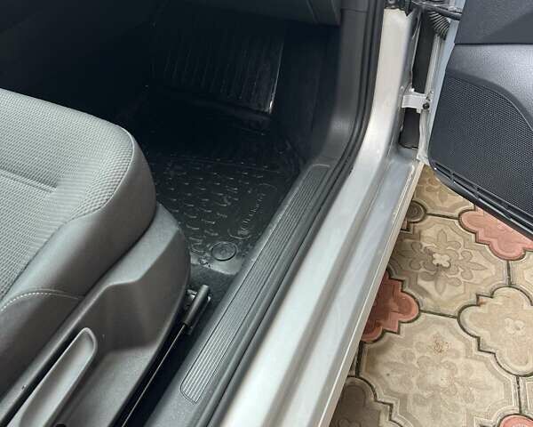 Серый Фольксваген Гольф, объемом двигателя 1.6 л и пробегом 188 тыс. км за 13500 $, фото 13 на Automoto.ua