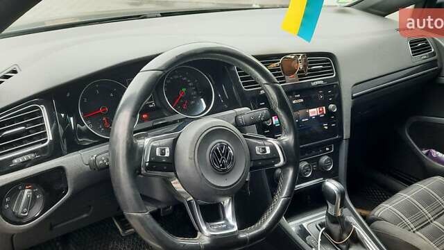 Сірий Фольксваген Гольф, об'ємом двигуна 1.97 л та пробігом 252 тис. км за 17600 $, фото 4 на Automoto.ua