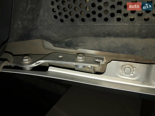 Сірий Фольксваген Гольф, об'ємом двигуна 1.8 л та пробігом 110 тис. км за 13200 $, фото 40 на Automoto.ua