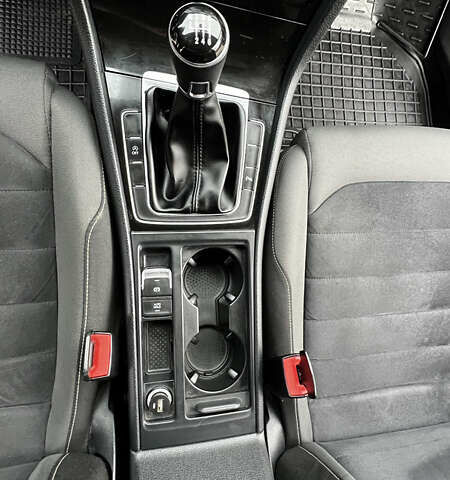 Серый Фольксваген Гольф, объемом двигателя 1.97 л и пробегом 300 тыс. км за 10700 $, фото 68 на Automoto.ua