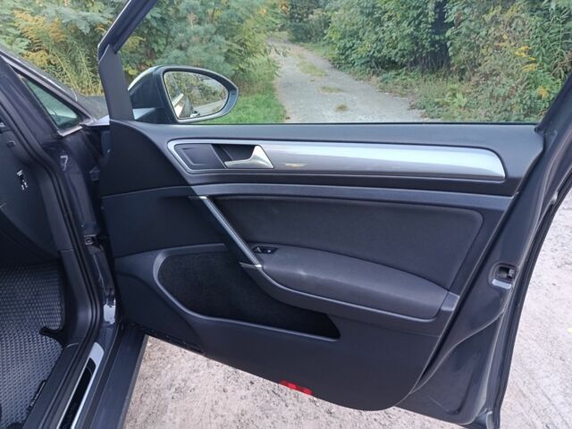 Серый Фольксваген Гольф, объемом двигателя 1.6 л и пробегом 257 тыс. км за 11600 $, фото 23 на Automoto.ua