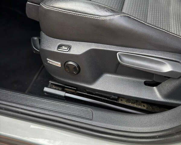 Сірий Фольксваген Гольф, об'ємом двигуна 1.6 л та пробігом 245 тис. км за 12500 $, фото 9 на Automoto.ua