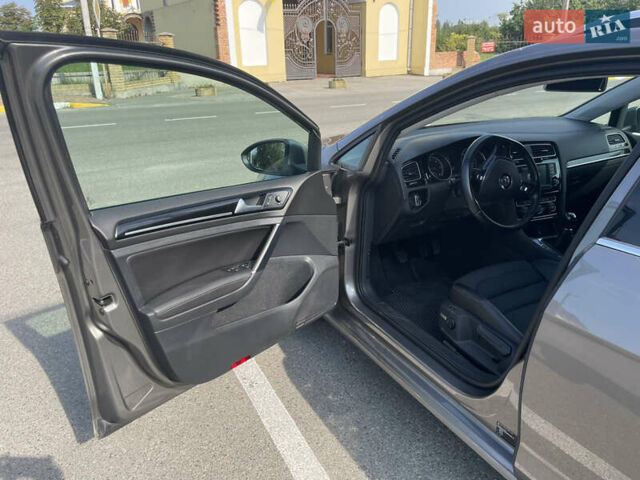 Серый Фольксваген Гольф, объемом двигателя 2 л и пробегом 238 тыс. км за 14000 $, фото 19 на Automoto.ua