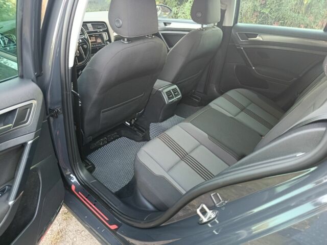 Серый Фольксваген Гольф, объемом двигателя 1.6 л и пробегом 257 тыс. км за 11600 $, фото 11 на Automoto.ua