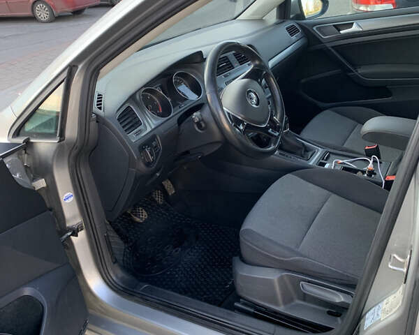 Серый Фольксваген Гольф, объемом двигателя 1.6 л и пробегом 298 тыс. км за 9900 $, фото 13 на Automoto.ua