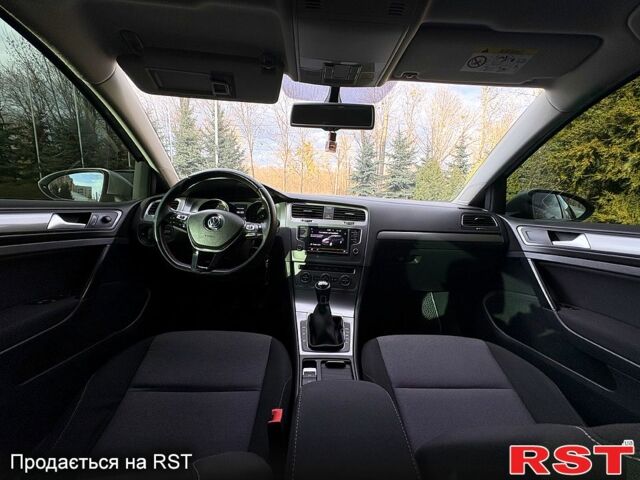 Серый Фольксваген Гольф, объемом двигателя 1.6 л и пробегом 214 тыс. км за 10500 $, фото 9 на Automoto.ua