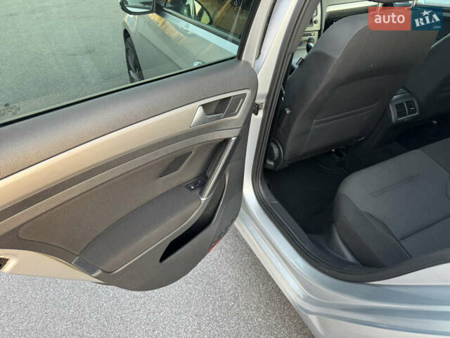 Серый Фольксваген Гольф, объемом двигателя 1.97 л и пробегом 289 тыс. км за 12350 $, фото 16 на Automoto.ua