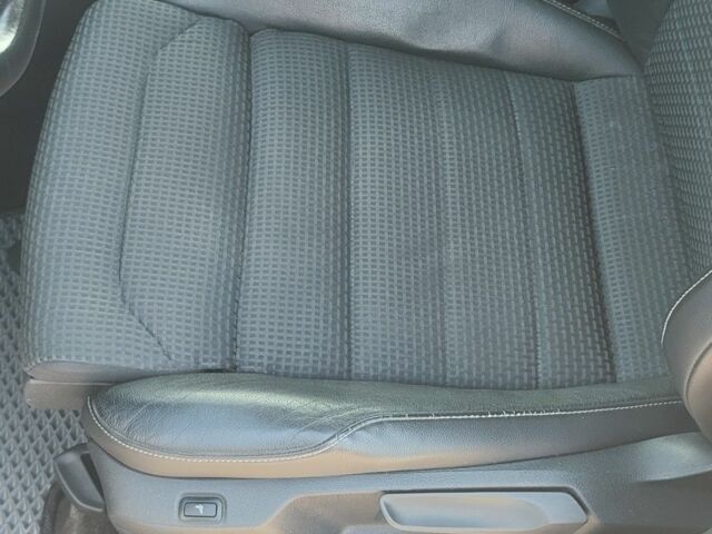 Серый Фольксваген Гольф, объемом двигателя 2 л и пробегом 335 тыс. км за 12500 $, фото 11 на Automoto.ua