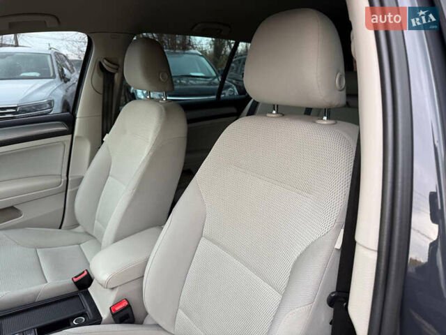 Серый Фольксваген Гольф, объемом двигателя 1.6 л и пробегом 272 тыс. км за 11200 $, фото 13 на Automoto.ua