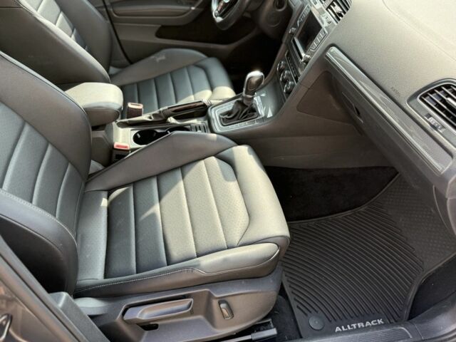 Серый Фольксваген Гольф, объемом двигателя 1.8 л и пробегом 199 тыс. км за 12500 $, фото 22 на Automoto.ua