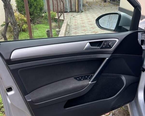 Серый Фольксваген Гольф, объемом двигателя 1.6 л и пробегом 188 тыс. км за 13500 $, фото 12 на Automoto.ua