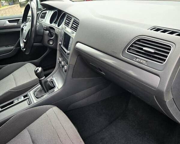 Сірий Фольксваген Гольф, об'ємом двигуна 1.6 л та пробігом 205 тис. км за 10499 $, фото 36 на Automoto.ua