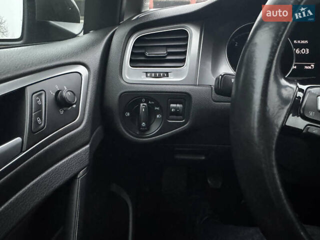 Серый Фольксваген Гольф, объемом двигателя 1.6 л и пробегом 247 тыс. км за 10800 $, фото 15 на Automoto.ua