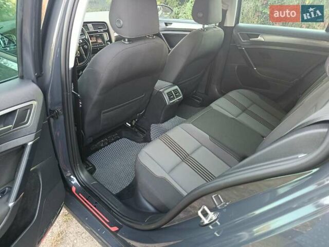 Серый Фольксваген Гольф, объемом двигателя 1.6 л и пробегом 331 тыс. км за 10900 $, фото 12 на Automoto.ua